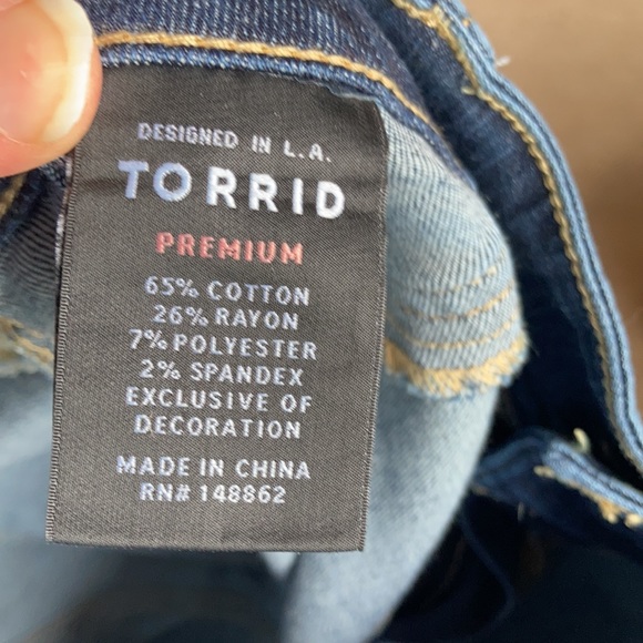 Torrid distressed jegging 22T - Picture 14 of 15